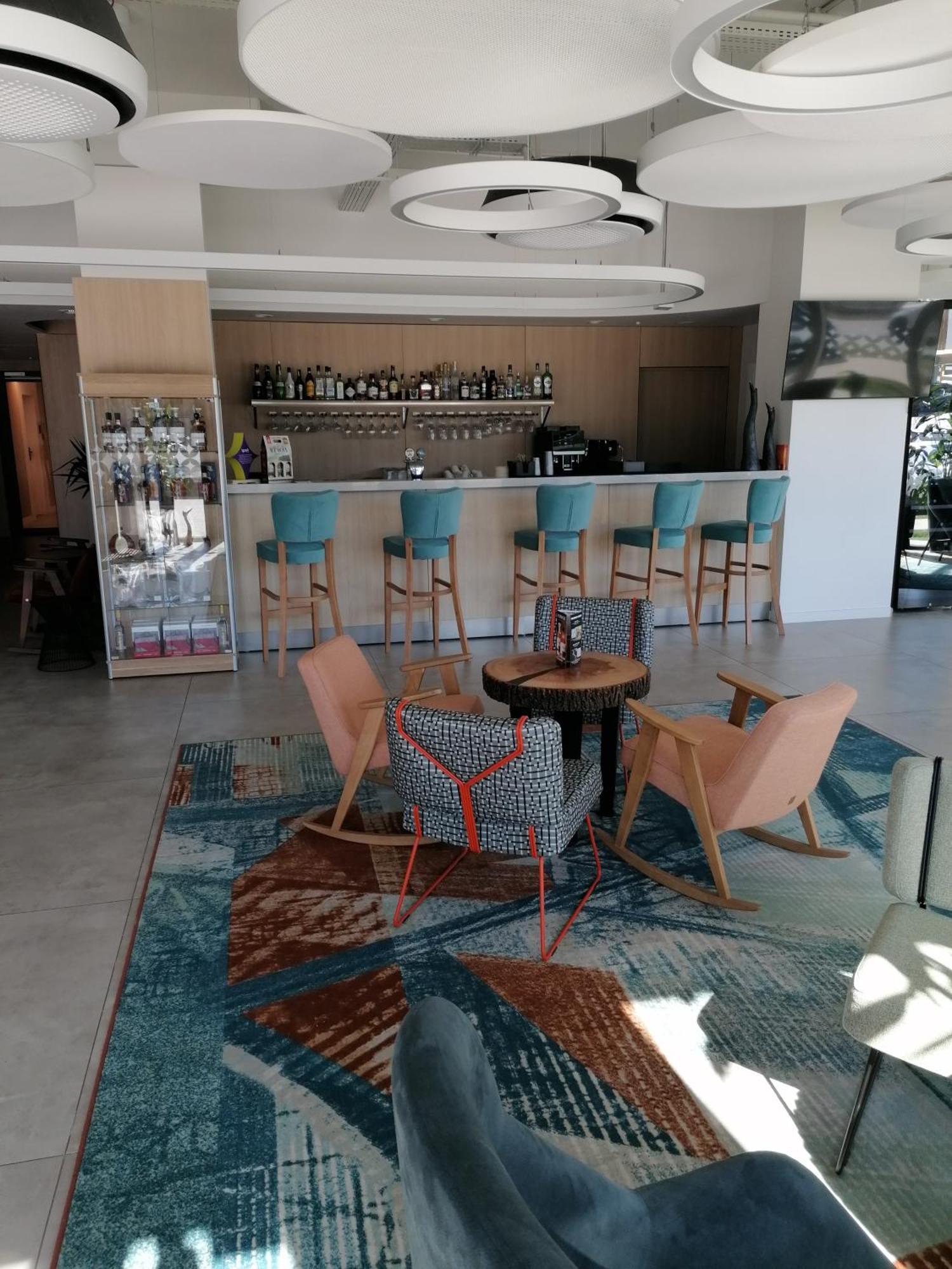 פוביירובו Pinea Apartament Z Widokiem Na Morze Z Basenem I Spa Przy Plazy מראה חיצוני תמונה